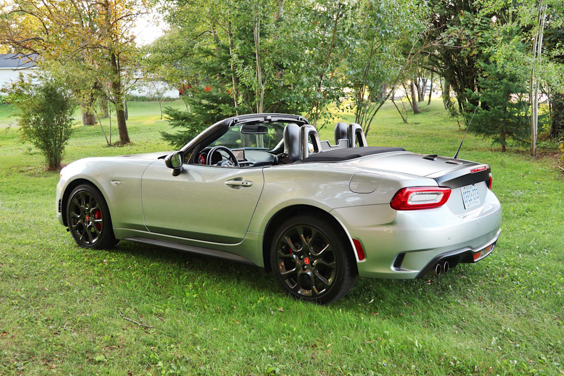Editorial 2018 fiat 124 spider abarth 07 jm