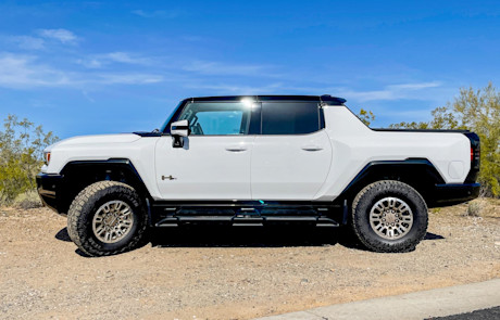 Editorial 2022 gmc hummer ev edition 1 pickup 07 ct