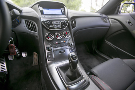 Editorial 2015 hyundai genesis coupe r spec rf 18