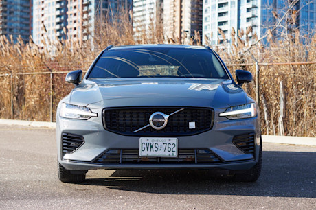 Editorial 2024 volvo v60 recharge t8 awd polestar engineered td 240227 01 jl