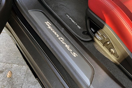 Editorial 2021 porsche taycan turbo s cross turismo 30 ct