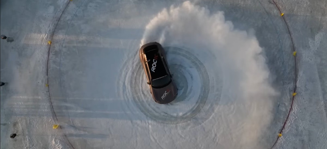Vidéo : La Porsche Taycan bat le record du monde de donuts en électrique