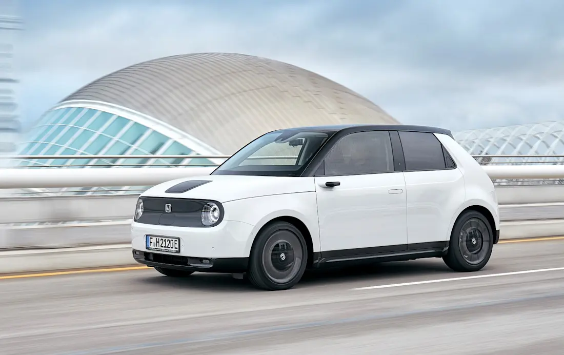  Mit außergewöhnlicher Retro-Optik fährt sich der 2024er Honda e:Ny1 in die Herzen der potenziellen Käufer.