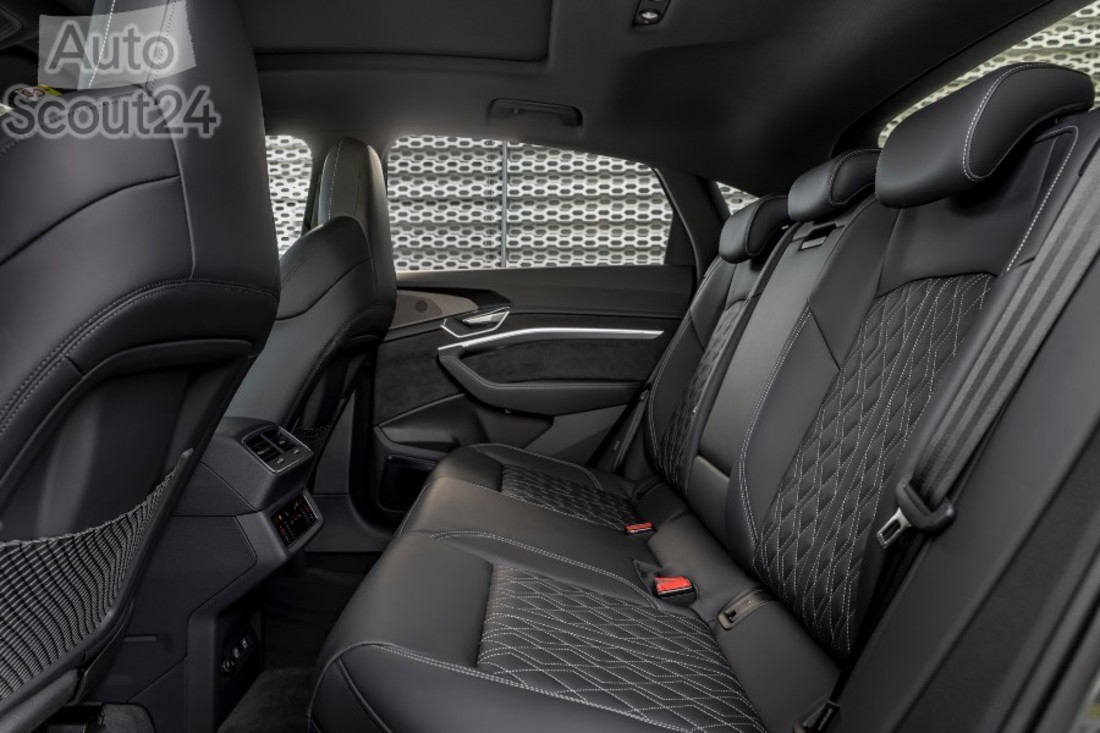 Audi e-tron Sportback alta 45 (1).jpg