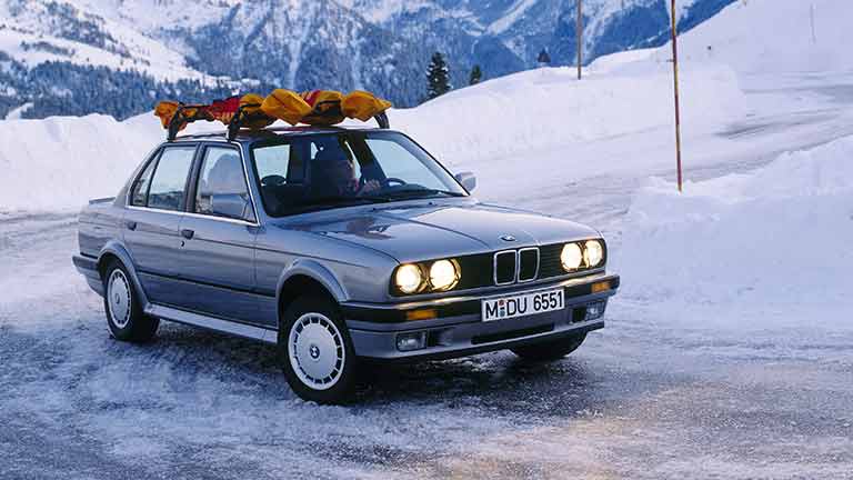 BMW 325 privit din lateral