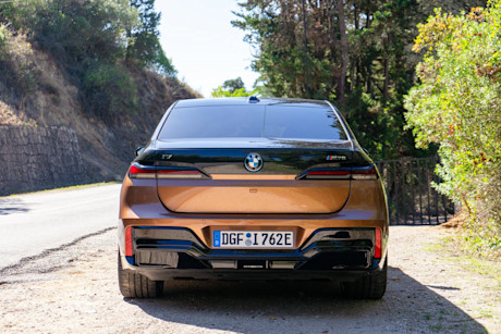 Editorial 2024 bmw i7 m70 fd 231001 04 kd