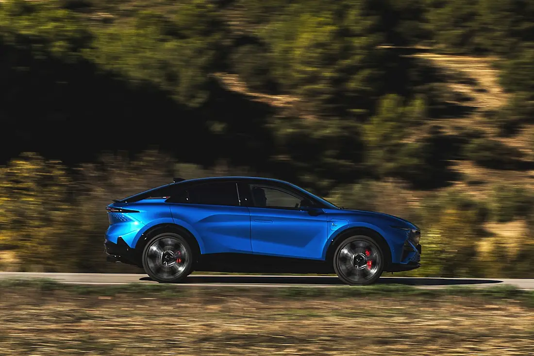 BEBE20251218 Alpine A390 05