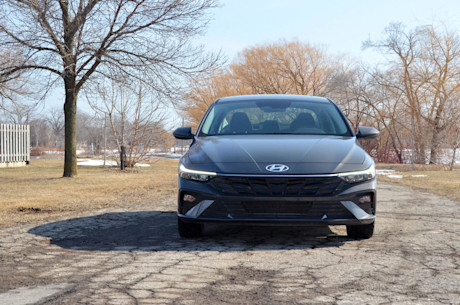 Hyundai Elantra 2024 : essai routier Body Image