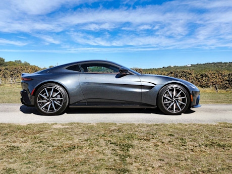 Editorial 2020 aston martin vantage 06 bh