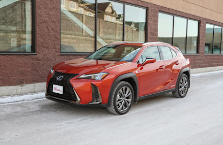 Editorial 2021 lexus ux 250h awd 02 jm