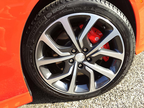 Editorial 2019 buick regal gs 03 sb