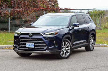 Editorial 2024 toyota grand highlander hybrid limited td fr 231026 01 va