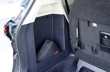 Duel de minifourgonnettes hybrides : la Kia Carnival se frotte à la Toyota Sienna Image