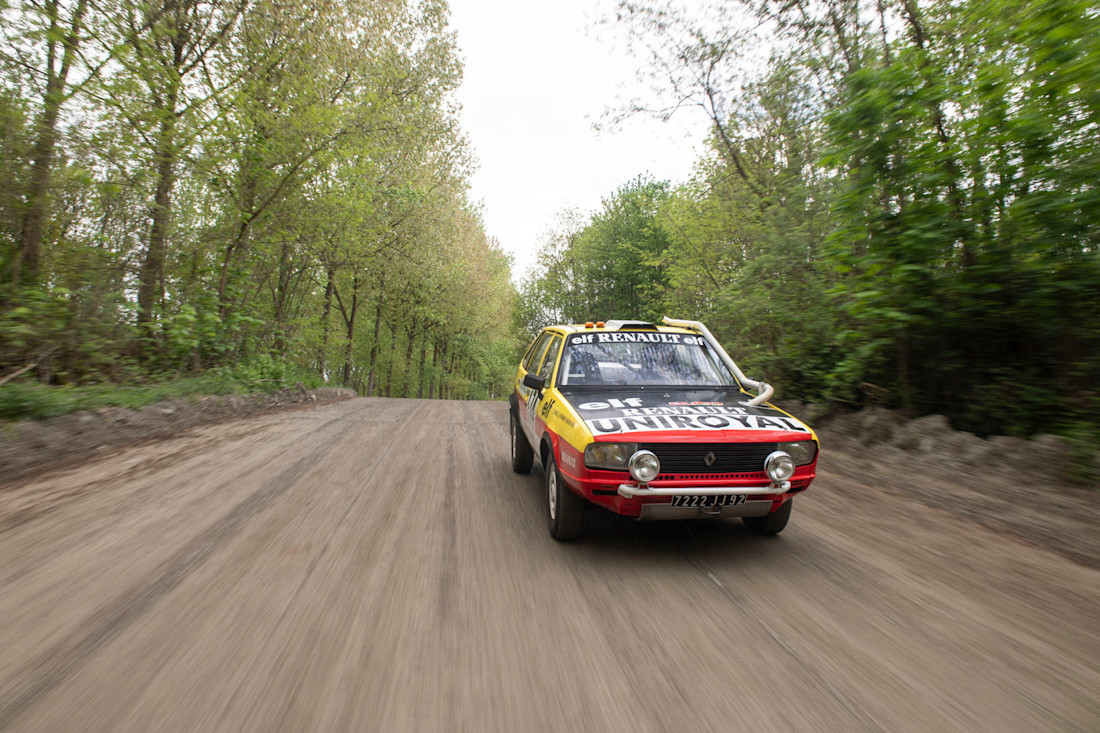 Renault_20_Paris_Dakar-3.jpg