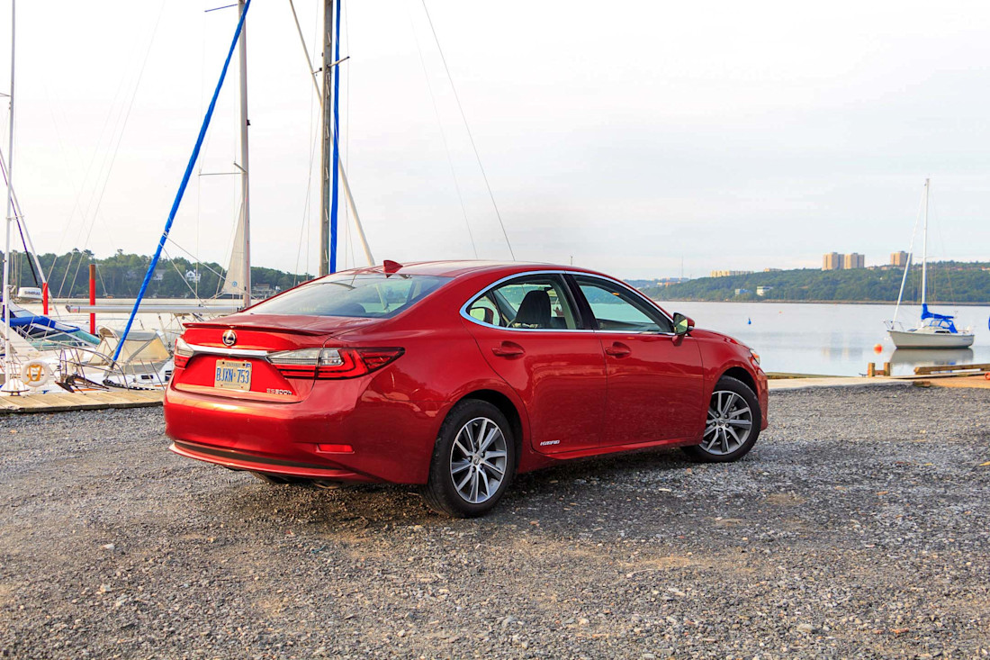 Editorial 2017 lexus es 300h 06 ew