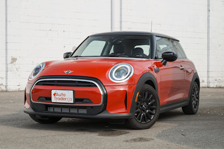 Editorial 2024 mini cooper 3 door td 230907 04 jv