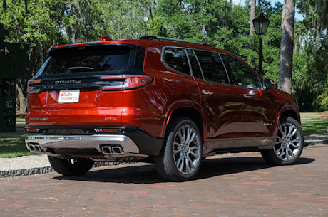 Editorial 2024 gmc acadia fd jv 240613 6