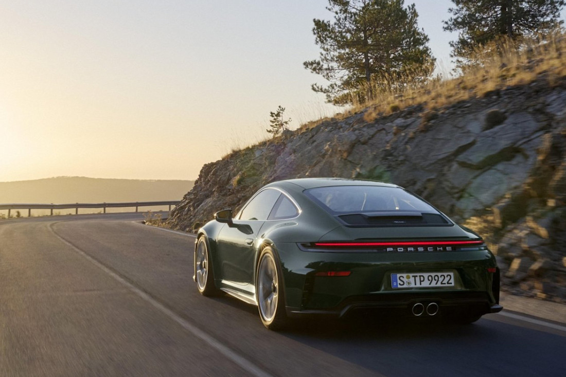 Porsche-911-GT3-Touring-Package-2025 (4).jpg