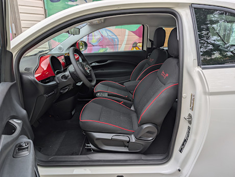 Editorial 2024 fiat 500e red td sbe 240830 14