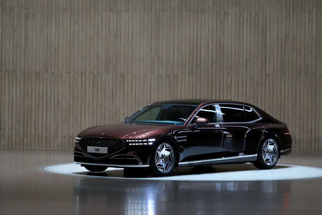  Luxus triff auf Eleganz. Zwar ist der Genesis G90 weit entfernt von einem Kleinwagen. Den Protz anderer Luxuskarossen verkneift er sich aber.