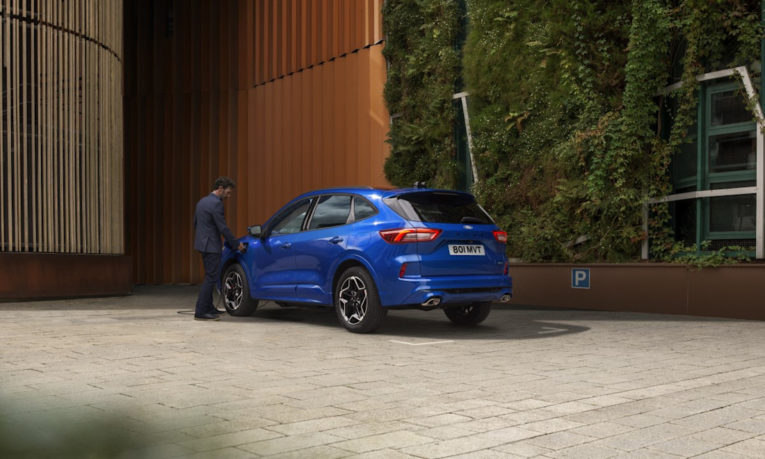 2023_FORD_KUGA_ST-LINE_04