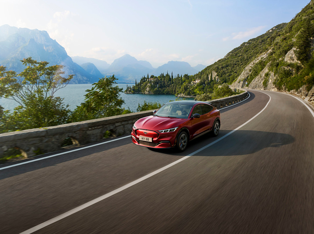 ford_mustang_mach_e_3_6328.jpg