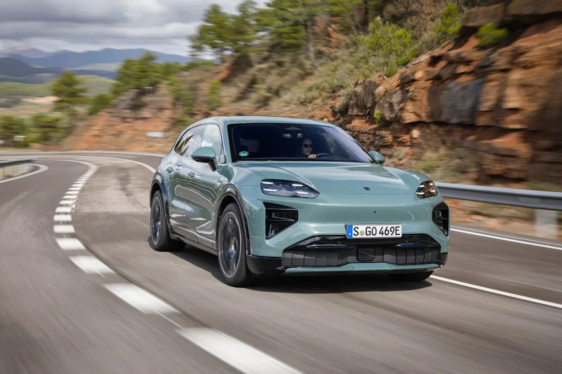 porsche cayenne turbo electric70