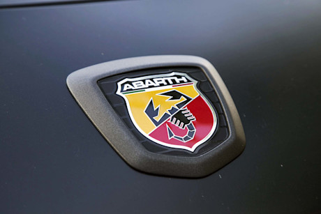 Editorial 2017 fiat 124 spider abarth 09 jw