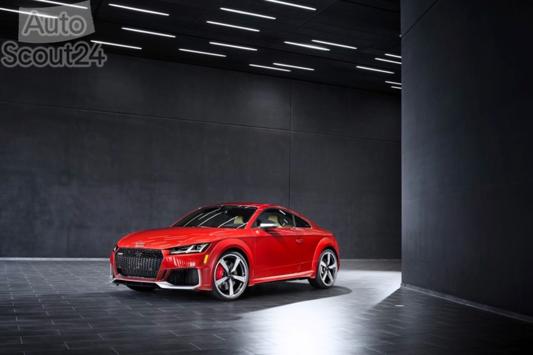 2022-Audi-TT-RS-Heritage-Edition-12.jpg