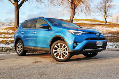 Editorial 2016 toyota rav4 hybrid jb 00
