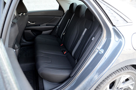 Hyundai Elantra 2024 : essai routier Body Image