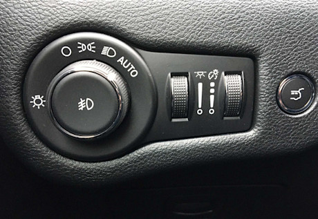 Editorial 2020 jeep cherokee north altitude 34 db fr