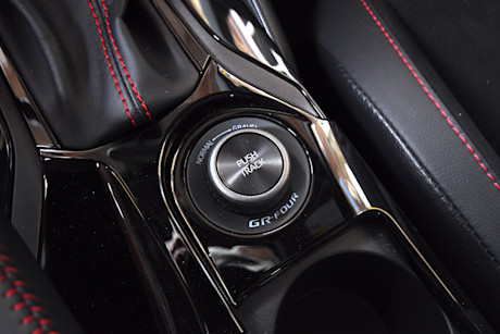Toyota GR Corolla vs Volkswagen Golf R : match comparatif Image