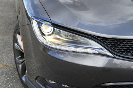 Editorial 2016 chrysler 200s awd jw 06