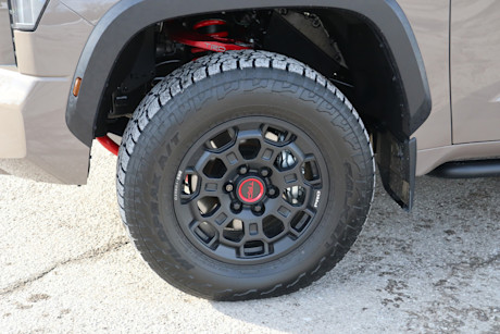Editorial 2025 toyota tundra hybrid td jm 250237 8