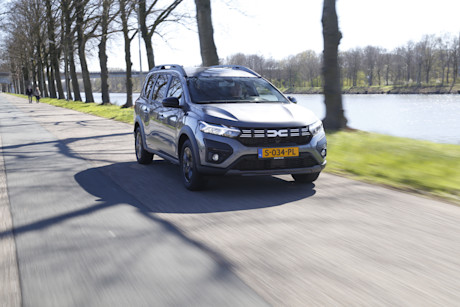 Zó houdt Dacia de prijzen krankzinnig laag