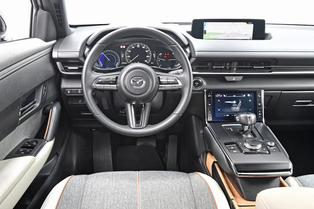 mazda-cx30-mazda-mx30-2023-3.jpg