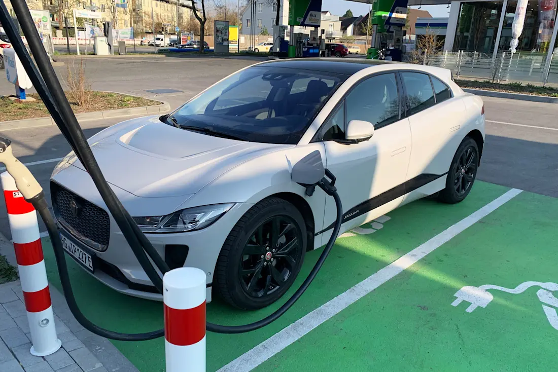 Jaguar-I-Pace-2020-Charging Jaguar-I-Pace-2020-Charging