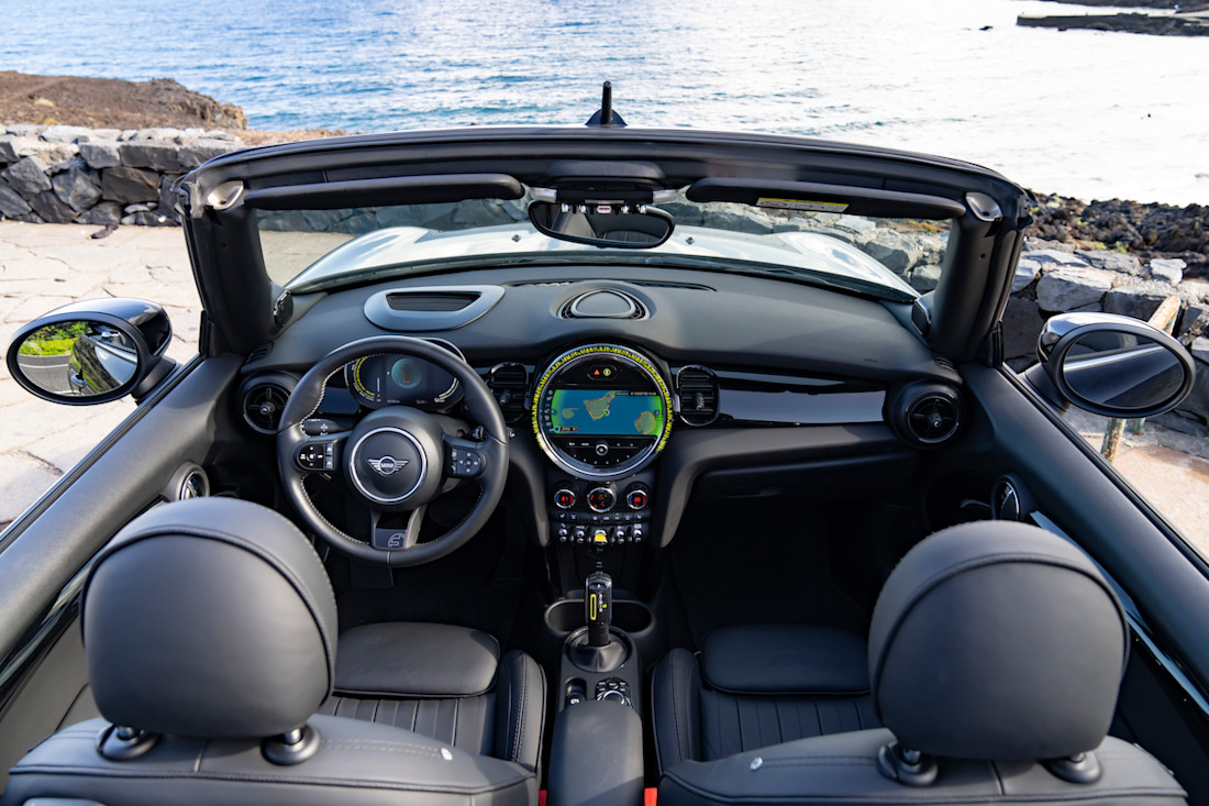 Mini Cooper SE Cabrio (2023) interieur