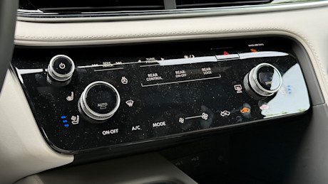 2026 Infiniti QX60 vs Nissan Pathfinder - COMP - MSP - 260607 - 3