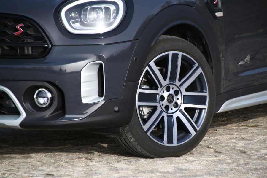 compa-mini-countryman-03.jpg