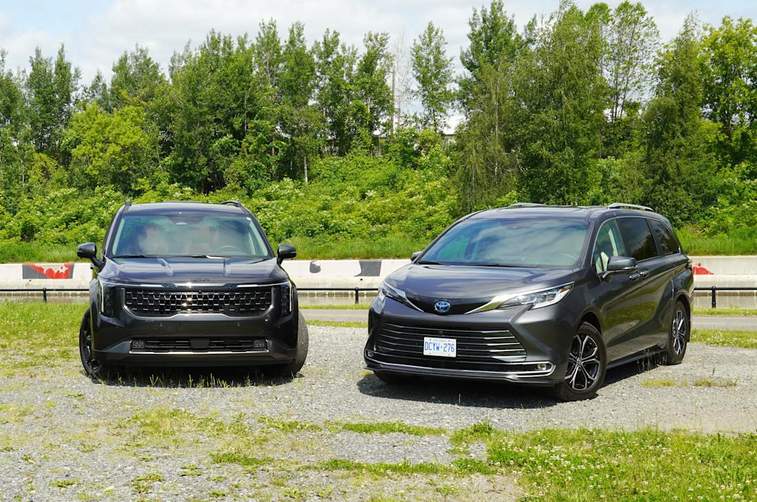 Duel de minifourgonnettes hybrides : la Kia Carnival se frotte à la Toyota Sienna Body Image