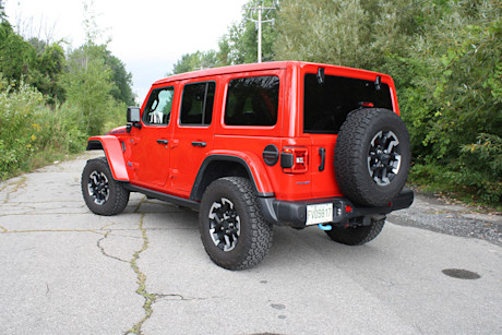 Jeep Wrangler 4xe Rubicon X 2024 : essai routier Body Image