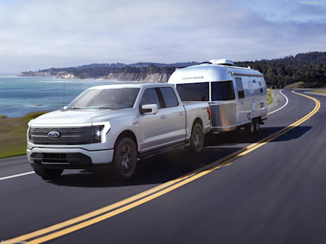 Editorial ford f 150 lightning towing hd 07a21ee81be740406f3034eeb72e00c8832436f8c