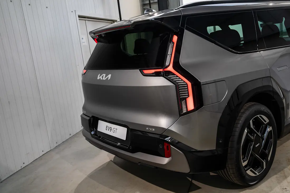 KiaEV9GT-004 KiaEV9GT-004