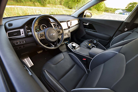 Editorial 2019 kia niro ev sx touring 18 jp