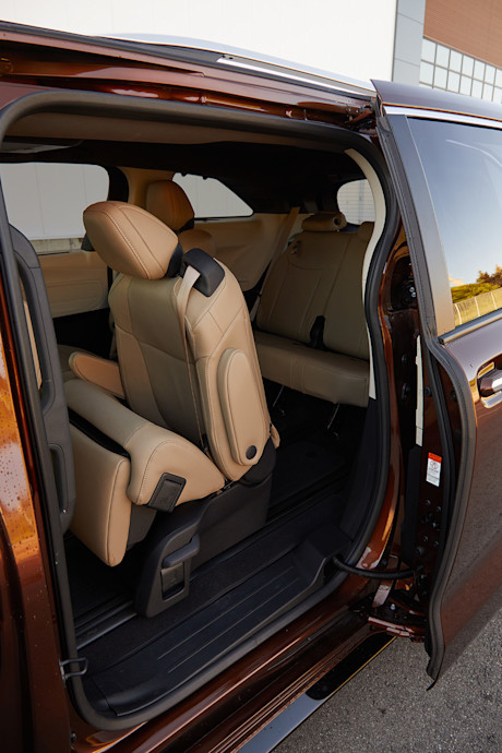 Editorial 2024 toyota sienna td jk 240702 19