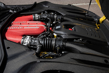 Editorial 2025 ferrari 12cilindri fd mbu 240920 22