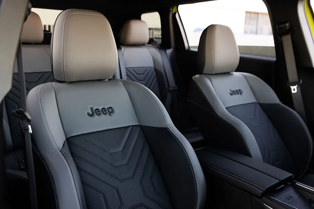 BEBE20251127 Jeep Compass 03