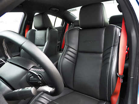 Editorial 2016 dodge charger srt 392 hemi jb 29